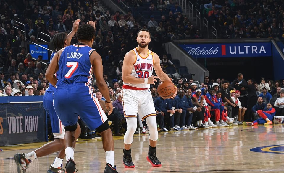 爱游戏体育-今夜体能课后，费城76人更衣室发声备战NBA常规赛，更衣室稳定，高层口径保持一致(nba更衣室)